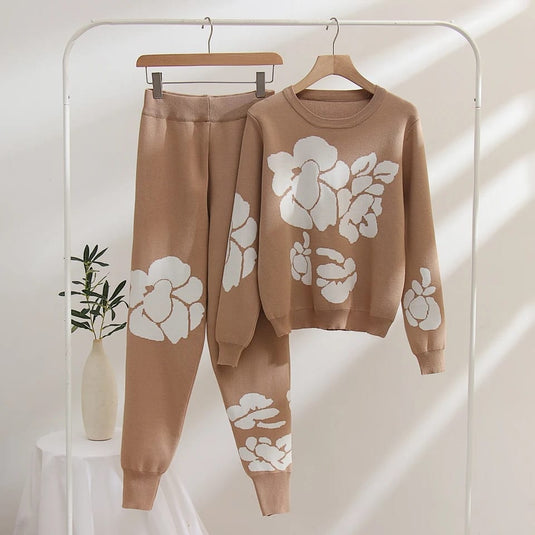 White Rose Printed Style 2-Pcs Winter Tracksuit For Her